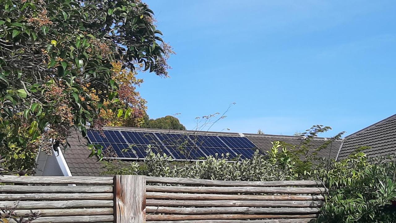 Garden- Pool Flat With Solar Electricity Somerset West Eksteriør bilde